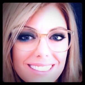 Meet me and happy shopping!